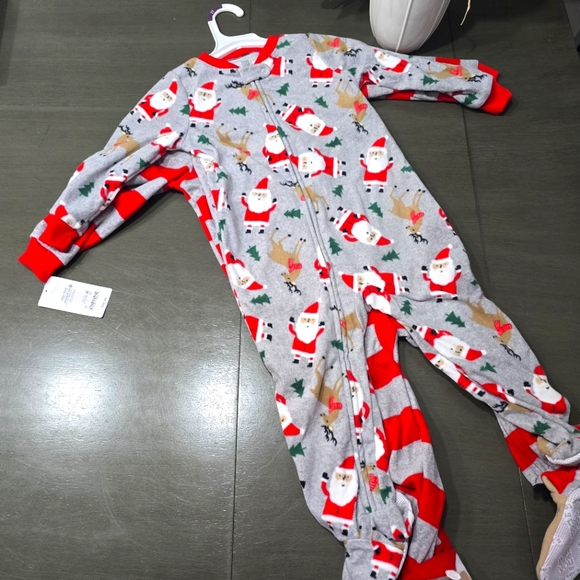 🎄Striped Santa Fleece Footed Pajama Set of 2 - Holiday pjs. Nwt - Picture 1 of 6